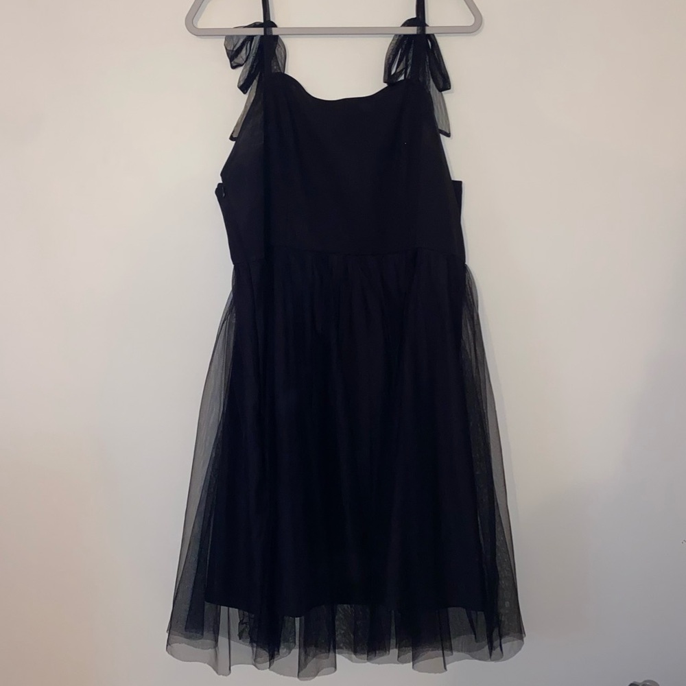 3XL Black Dress with Tulle and Tulle Straps Shein